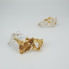 Örhängen Flodens dans guld/vit