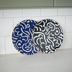 Bricka Virvla 38 cm svart/vit