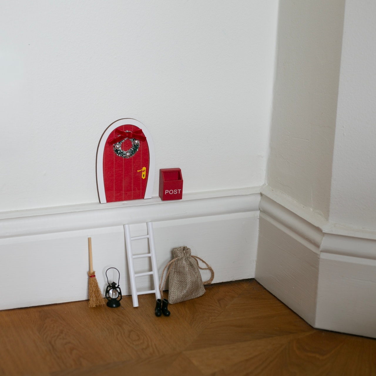 Elf Door 7 Pieces Red