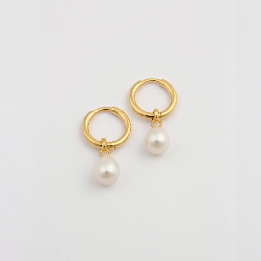 Øredobber Treasure Pearl Hoops Gull