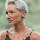 Örhängen Studs Svart